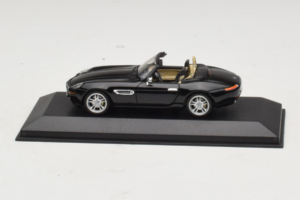 BMW Z8 Avoauto Musta Minichamps 1:43 80420026607-R1 Metalli