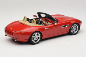 BMW Z8 Punainen Minichamps 1:18 155024230 Metalli — kuva 2 / 6