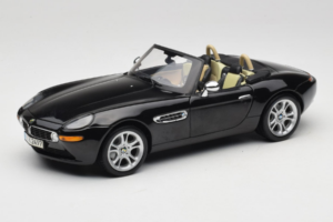 BMW Z8 Musta Kyosho 1:18 80439411729 Metalli