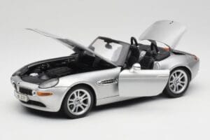 BMW Z8 E52 Titanium Silver Maisto 1:18 536896 Metalli — kuva 2 / 8