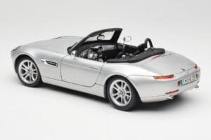 BMW Z8 E52 Titanium Silver Maisto 1:18 536896 Metalli — kuva 7 / 8
