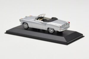 Borgward Isabella Avoauto Hopea Minichamps 1:43 400096030 Metalli — kuva 3 / 4