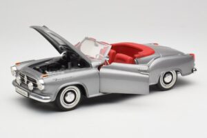 Borgward Isabella Kabriolet Hopea Revell 1:18 8411 Metalli — kuva 2 / 8