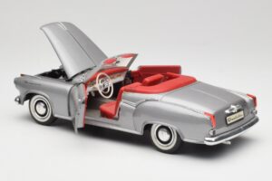 Borgward Isabella Kabriolet Hopea Revell 1:18 8411 Metalli — kuva 5 / 8