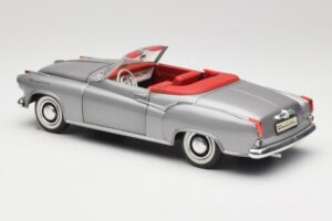 Borgward Isabella Kabriolet Hopea Revell 1:18 8411 Metalli — kuva 7 / 8