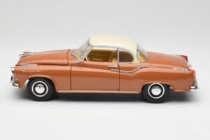 Borgward Isabella Coupe Pronssi Valkoinen Revell 1:18 08982 Metalli — kuva 4 / 8