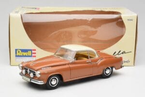 Borgward Isabella Coupe Pronssi Valkoinen Revell 1:18 08982 Metalli — kuva 5 / 8
