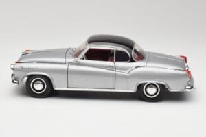 Borgward Isabella Coupe Harmaa & Musta Revell 1:18 8989 Metalli — kuva 3 / 8