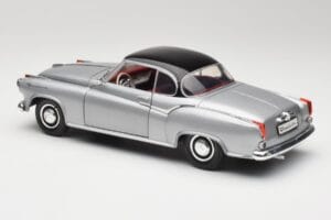 Borgward Isabella Coupe Harmaa & Musta Revell 1:18 8989 Metalli — kuva 4 / 8