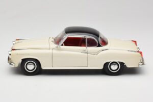 Borgward Isabella Coupe Valkoinen Revell 1:18 8859 Metalli — kuva 4 / 8