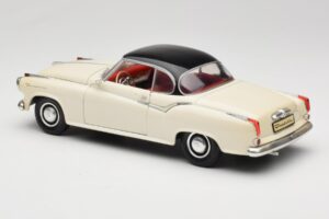 Borgward Isabella Coupe Valkoinen Revell 1:18 8859 Metalli — kuva 7 / 8