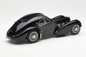 Bugatti 57SC Atlantic Musta CMC 1:18 M-085 Metalli — kuva 2 / 6
