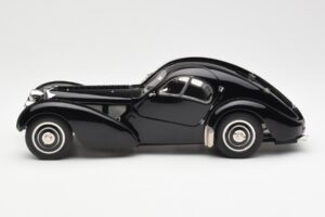 Bugatti 57SC Atlantic Musta CMC 1:18 M-085 Metalli — kuva 3 / 6