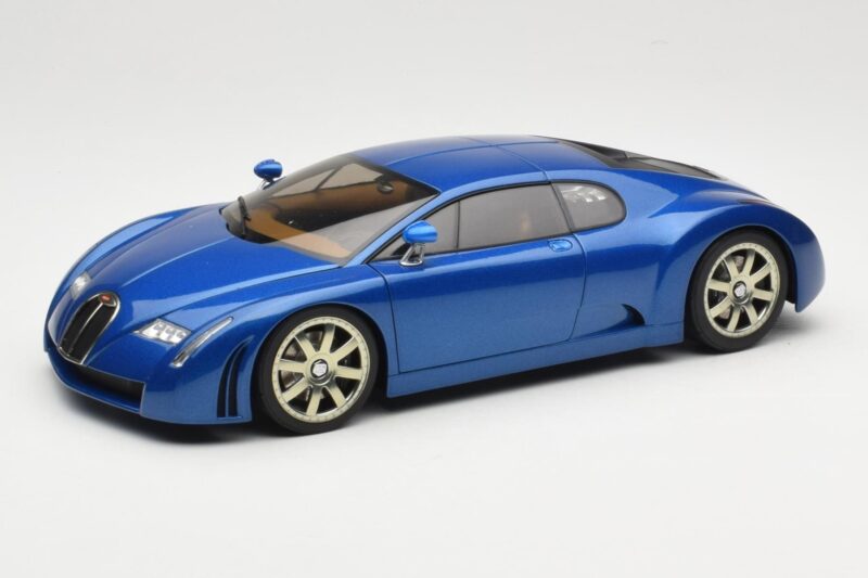 Bugatti EB 18.3 Chiron Sininen AUTOart 1:18 70911 Metalli