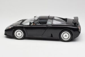 Bugatti EB110 Musta Bburago 1:18 3055 Metalli — kuva 4 / 8