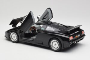 Bugatti EB110 Musta Bburago 1:18 3055 Metalli — kuva 5 / 8