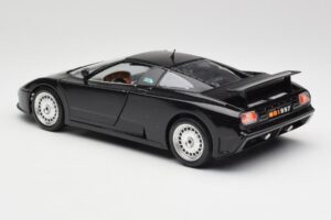 Bugatti EB110 Musta Bburago 1:18 3055 Metalli — kuva 7 / 8