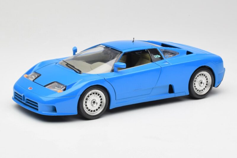 Bugatti EB110 Sininen Bburago 1:18 3035 Metalli