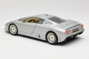 Bugatti EB110 Hopea Bburago 1:18 3035-S Metalli — kuva 7 / 8