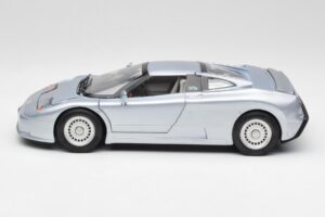 Bugatti EB110 SS Hopea Anson 1:18 30303-W-M2 Metalli — kuva 4 / 8