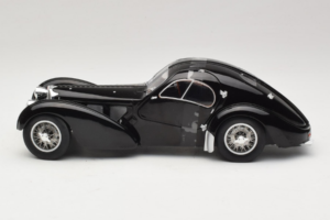 Bugatti Type 57 SC Atlantic Musta Solido 1:18 S1802101 Metalli — kuva 3 / 6