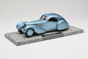 Bugatti Type 57SC Atlantic Sininen Minichamps 1:18 107110320 Metalli