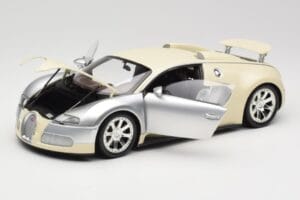 Bugatti Veyron Edition Centenaire Chrome Beige Minichamps 1:18 100110854 Metalli — kuva 2 / 8