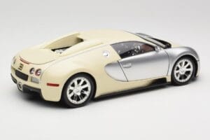 Bugatti Veyron Edition Centenaire Chrome Beige Minichamps 1:18 100110854 Metalli — kuva 3 / 8