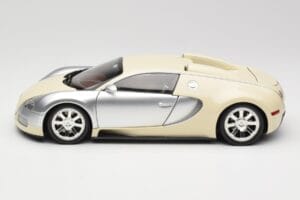 Bugatti Veyron Edition Centenaire Chrome Beige Minichamps 1:18 100110854 Metalli — kuva 4 / 8