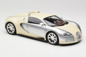 Bugatti Veyron Edition Centenaire Chrome Beige Minichamps 1:18 100110854 Metalli — kuva 6 / 8