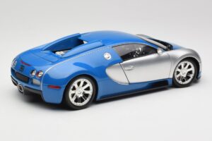 Bugatti Veyron Edition Centenaire Chrome Blue Minichamps 1:18 100110850 Metalli — kuva 3 / 8