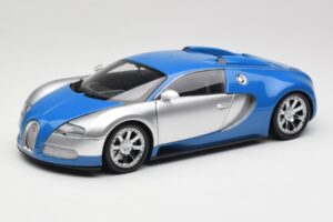 Bugatti Veyron Edition Centenaire Chrome Blue Minichamps 1:18 100110850-O Metalli