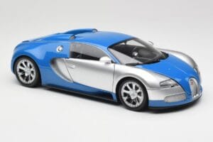 Bugatti Veyron Edition Centenaire Chrome Blue Minichamps 1:18 100110850-O Metalli — kuva 5 / 7