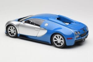 Bugatti Veyron Edition Centenaire Chrome Blue Minichamps 1:18 100110850-O Metalli — kuva 6 / 7