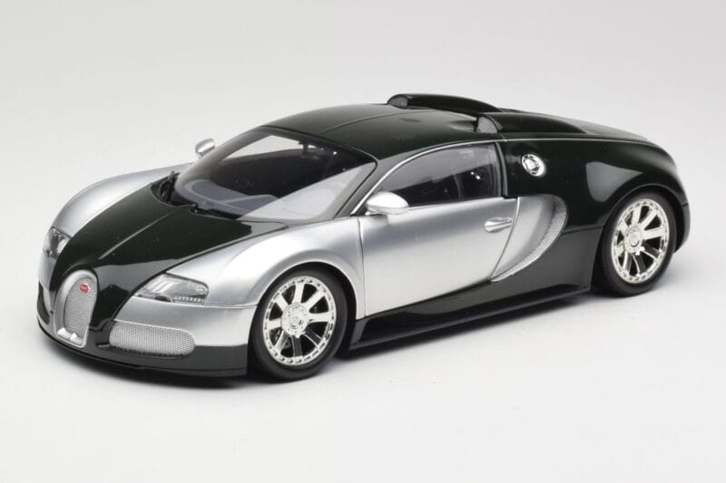 Bugatti Veyron Edition Centenaire Chrome Green Minichamps 1:18 100110852 Metalli