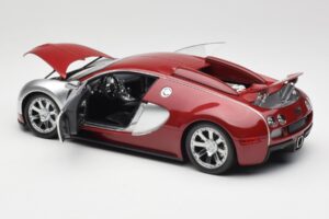 Bugatti Veyron Edition Centenaire Chrome Red Minichamps 1:18 100110851-O Metalli — kuva 5 / 8
