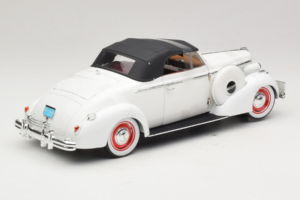 Buick Century Avoauto Valkoinen Signature Models 1:18 18131 Metalli — kuva 2 / 6