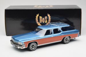 Buick Estate Wagon Light Blue Metallic BoS Models 1:18 BOS417 Hartsi — kuva 6 / 6