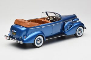 Buick Roadmaster 80-C Four Door Phaeton Blue Metallic BoS Models 1:18 BOS372 Hartsi — kuva 2 / 6
