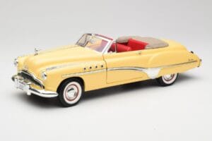 Buick Roadmaster Chrome Yellow Motormax 1:18 23124646-M17 Metalli