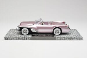 Buick Wildcat II Concept Salmon Metallic Minichamps 1:18 107141221 Hartsi — kuva 3 / 6