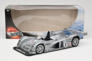 Cadillac Northstar LMP #1 24 Hours of Le Mans 2000 Hot Wheels 1:18 29225 Metalli — kuva 8 / 8