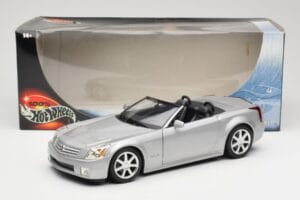 Cadillac XLR Cabrio Hopea Hot Wheels 1:18 53838 Metalli — kuva 8 / 8