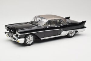 Cadillac Brougham Musta Sun Star 1:18 4001 Metalli