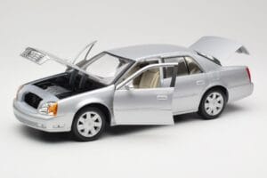 Cadillac DeVille DTS Maisto 1:18 56061 Metalli — kuva 2 / 8
