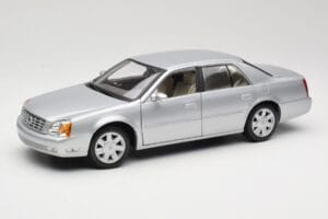 Cadillac DeVille DTS Maisto 1:18 56061 Metalli