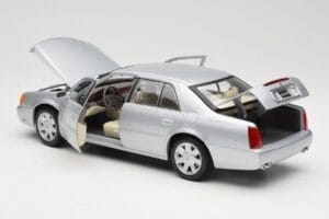 Cadillac DeVille DTS Maisto 1:18 56061 Metalli — kuva 5 / 8