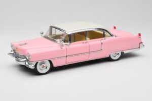 Cadillac Fleetwood Elvis Presley Vaaleanpunainen MRC 1:18 LIC1000 Metalli