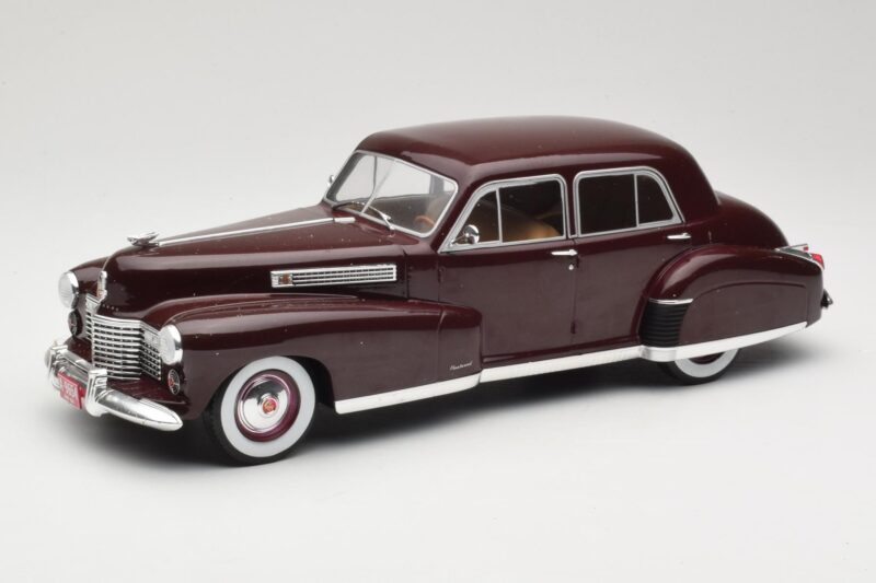 Cadillac Fleetwood 60 Special Sedan Punainen MCG 1:18 MCG18071 Metalli