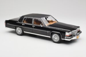 Cadillac Fleetwood Brougham Musta MCG 1:18 MCG18250 Metalli — kuva 4 / 6